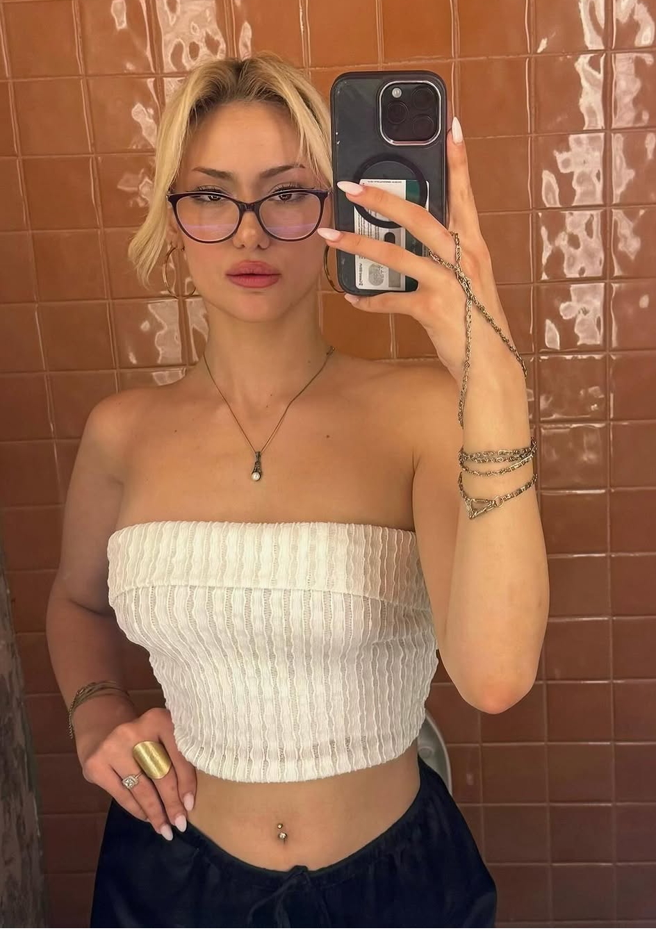Süloğlu Yüksek Enerjili Kadın Escort Dicle